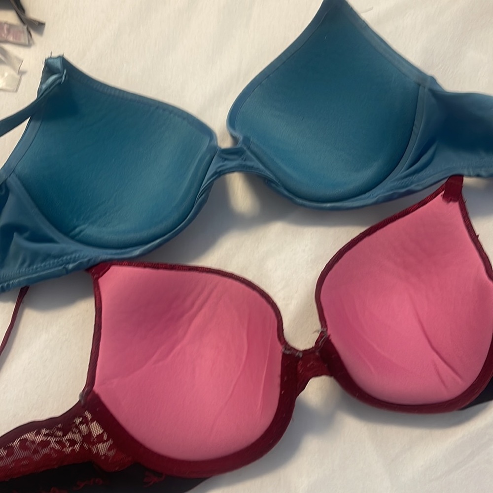 2 Bras - Picture 4 of 4